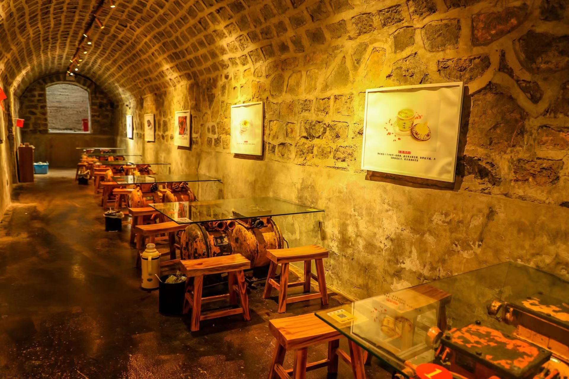 地下餐厅2.jpg