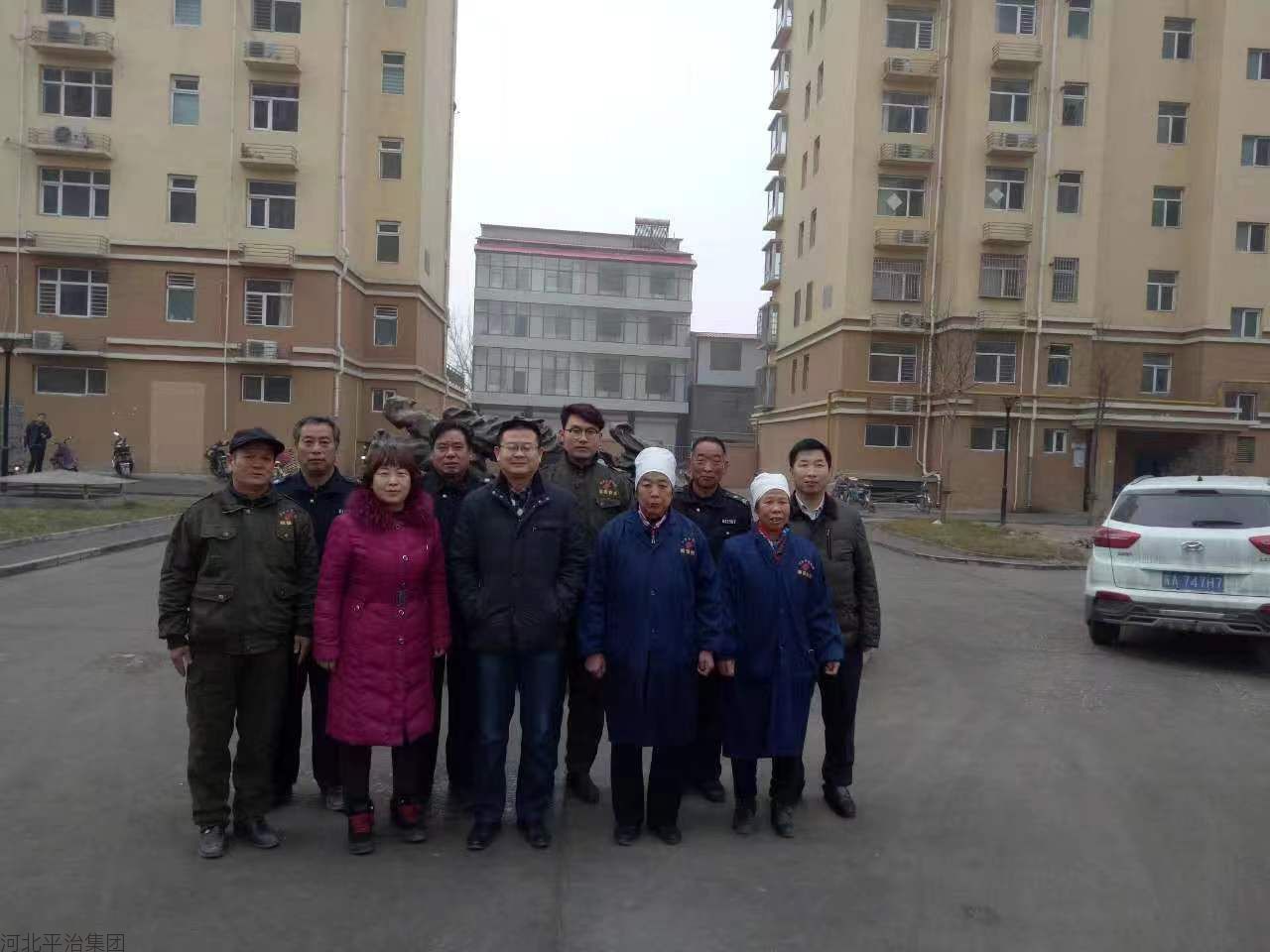 物业工作人员合影.jpg
